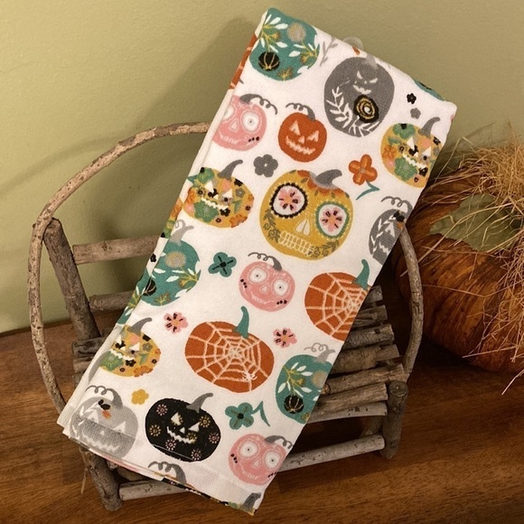 NWT! CYNTHIA ROWLEY CURIOUS FLORAL SKULL PUMPKINS HALLOWEEN KITCHEN TOWELS - Picture 5 of 5
